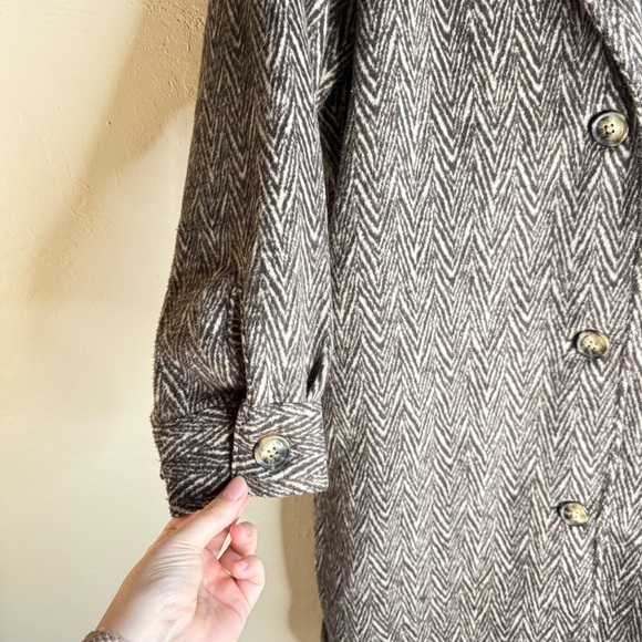 L.I.F.E. Brown Herringbone Coat with Button Closure Size Large - Picture 3 of 7